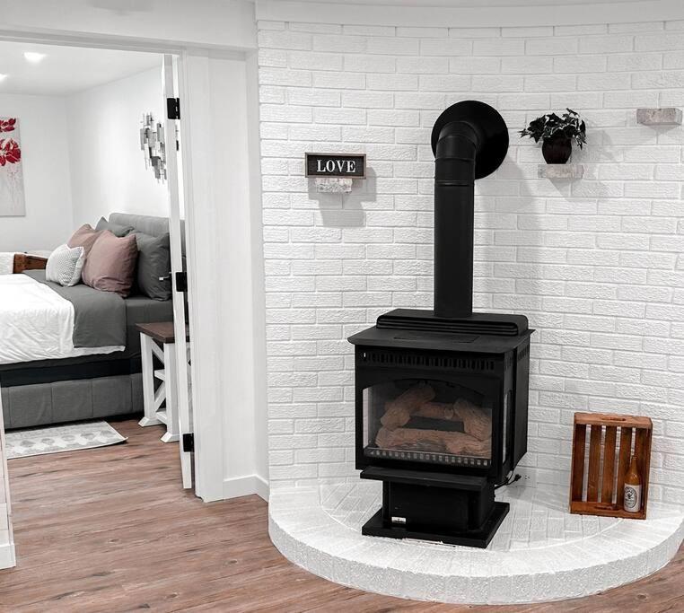 The Victoria Suite In Elora- King Bed Esterno foto